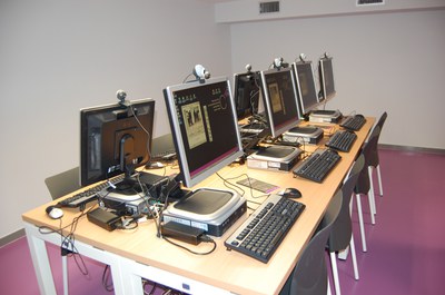 Comença un taller d'iniciació a la informàtica per a l'Associació de Veïns de Can Mas.