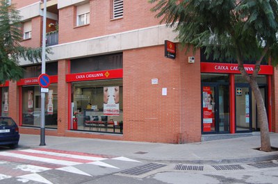 Intent d'atracament i amenaça de bomba a una oficina de la Caixa Catalunya de Ripollet.