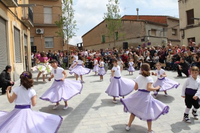 Benvinguda a la renovada plaça d'en Clos.