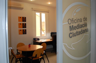 L'Oficina de Mediació presenta la Guia de Suport per a l'Organització de les Comunitats de Veïns.