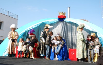 Els Reis Mags visiten Ripollet per recollir les cartes dels més petits.