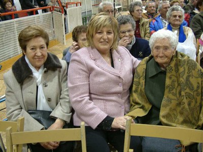 Homenatge multitudinari als més grans.