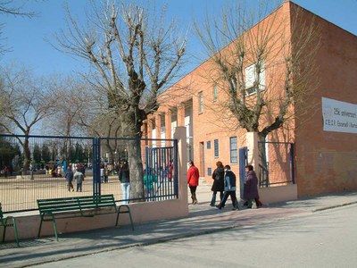 Les set escoles públiques de primària de Ripollet faran sis hores de classe a partir de setembre.