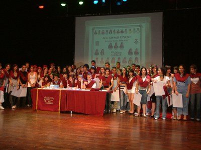 L'IES Can Mas celebra el lliurament d'orles als alumnes de secundària i batxillerat.